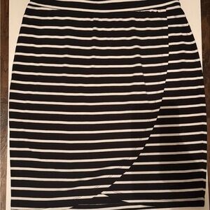 Tommy Bahama Portside Stripe Short Skirt Women’s Small Black White NWOT